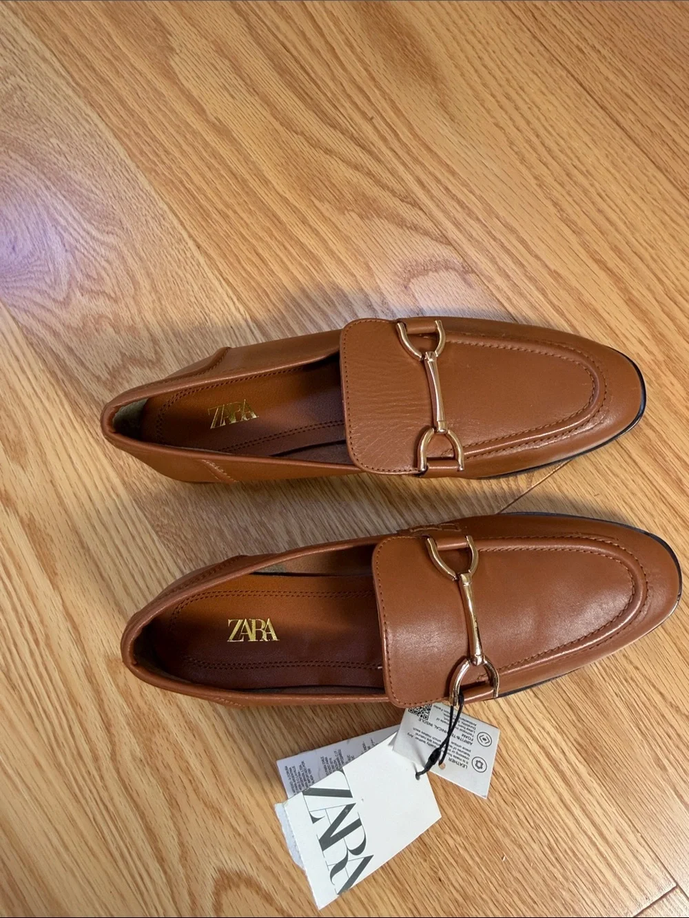 New! Zara 36/6 brown leather gold hardware liafers.